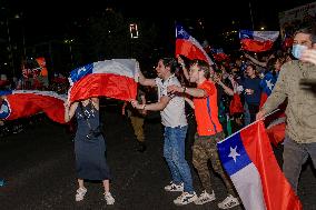 Chileans celebrate the triumph of the rejection of the 2022 constitutional process